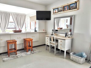 Interior - Ocean View Hermanus Apartment Near Whale Watching & Cliff Path (Hermanus)