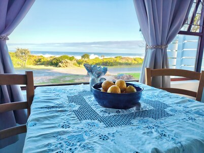 Ocean View Hermanus Apartment Near Whale Watching & Cliff Path