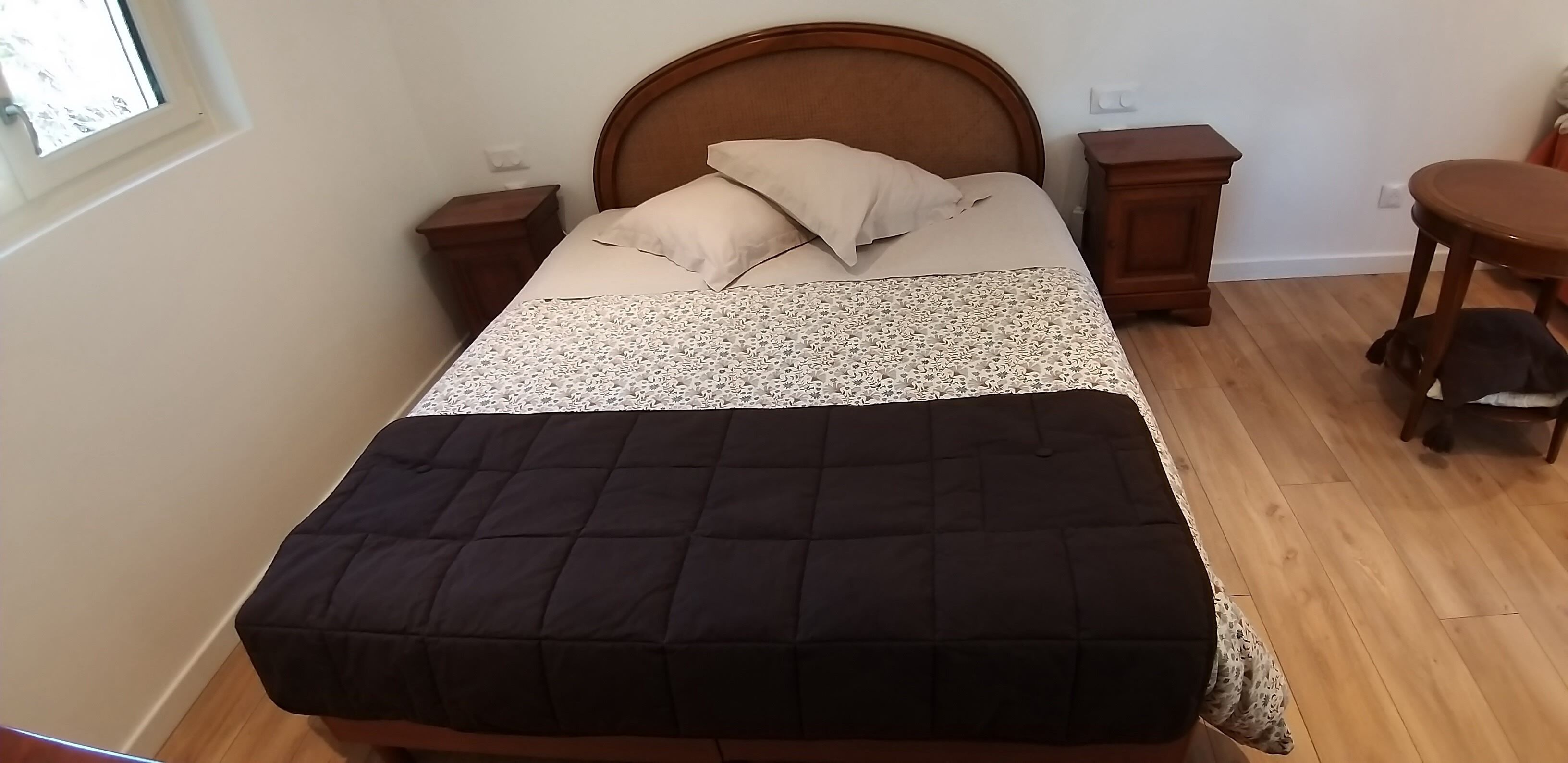 Standaard kamer, 1 twee- of 2 eenpersoonsbedden, 1 queensize bed, uitzicht op tuin | Een strijkplank/strijkijzer, gratis wifi, beddengoed