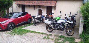 Exterior - Valérie Gouffe Chambres d'hôtes (Parigne-l'Eveque)