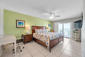 3 Schlafzimmer, Schreibtisch, Bügeleisen/Bügelbrett, kostenloses WLAN