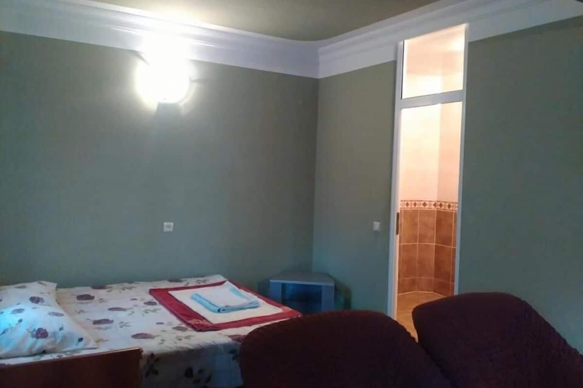 Wifi gratis y ropa de cama