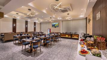 Daily buffet breakfast for a fee