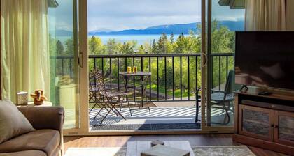 Paddle & Pine - Lake Views & Private Dock Access