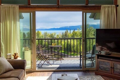 Paddle & Pine - Lake Views & Private Dock Access