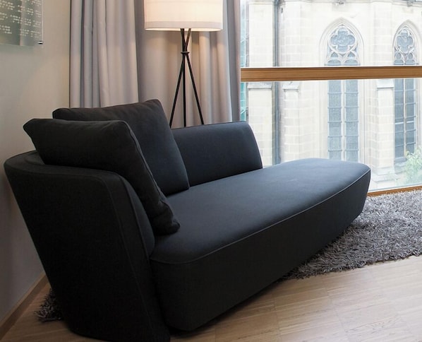 Kamar Double Bisnis | Brankas, tirai kedap cahaya, dan Wi-Fi gratis