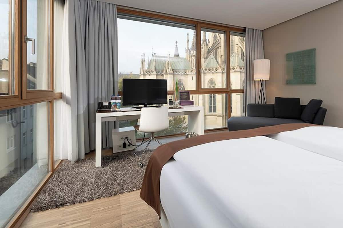 Superior Double Room, City View