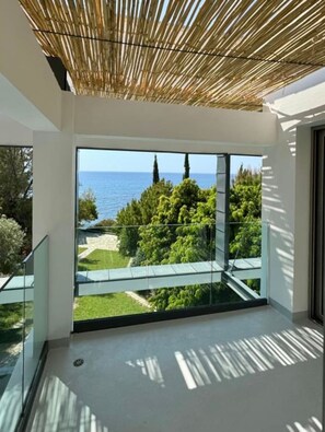 House | 5 bedrooms - Pomos Villa Stunning Views Private Beach (Pomos)