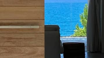 5 bedrooms