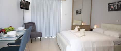 Apartment, Accessible | 1 bedroom, desk, soundproofing