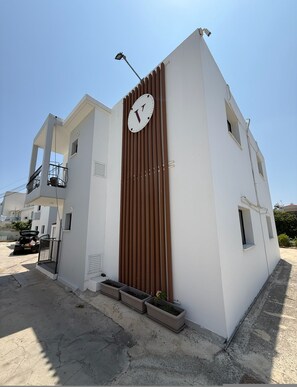 Apartment, Accessible | 1 bedroom, desk, soundproofing