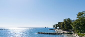 City Seafront Haven - 2 Bed Luxury Apartment