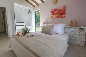 2 chambres, fer et planche à repasser, Wi-Fi gratuit, draps fournis