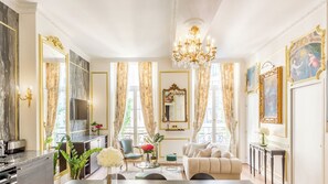 Departamento, vista a la ciudad | Área de sala de estar