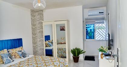 Studio Cosy dans un mini complexe avec Piscine proche des commodités.
