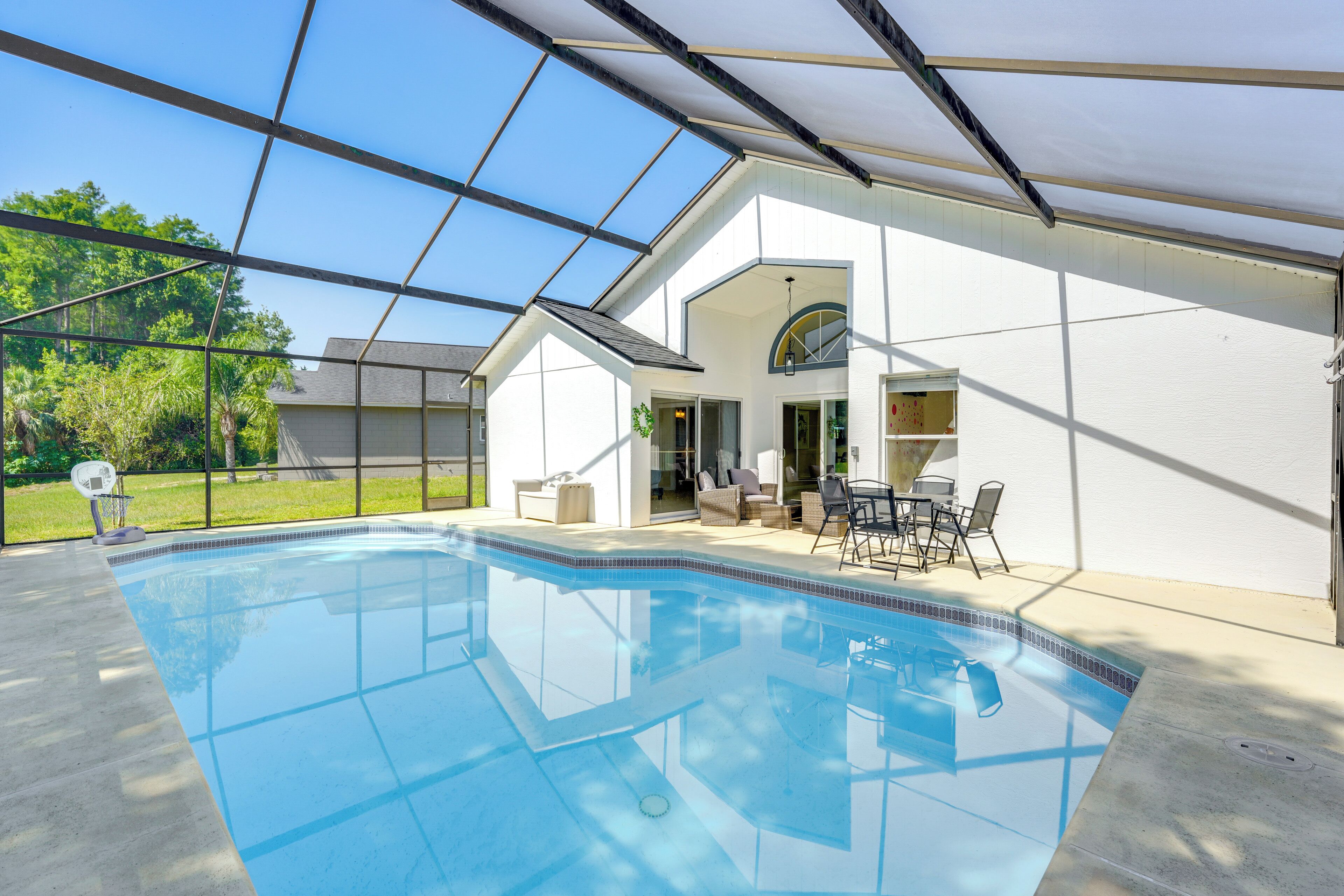 House (4 Bedrooms) | Front of property