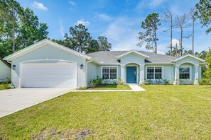 House (3 Bedrooms) | Front of property - Newly Built Golf Course Home in Palm Coast! (Palm Coast)