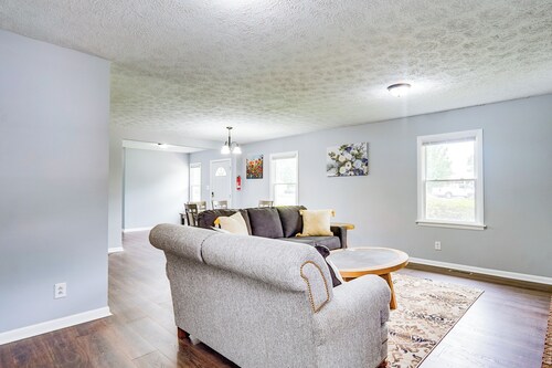5 Mi to Dtwn: Family-friendly Fayetteville Home!