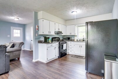 5 Mi to Dtwn: Family-friendly Fayetteville Home!