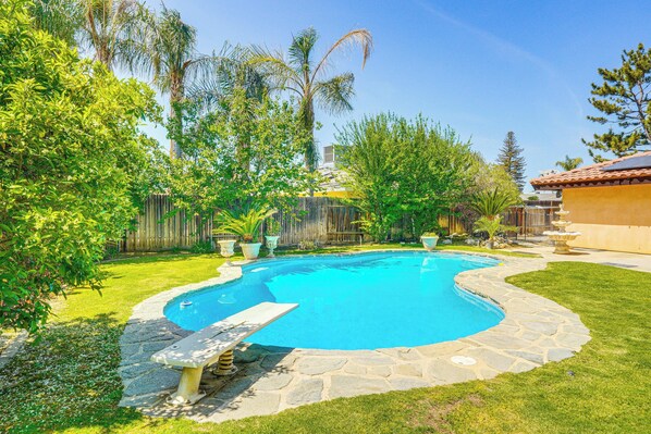 House (3 Bedrooms) | Front of property