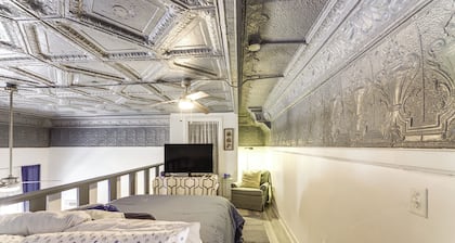 7 Mi to Dtwn: Charming Couple's Cove in Cincinnati