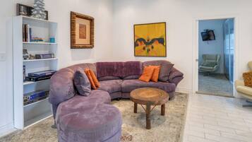 House (1 Bedroom) | Interior