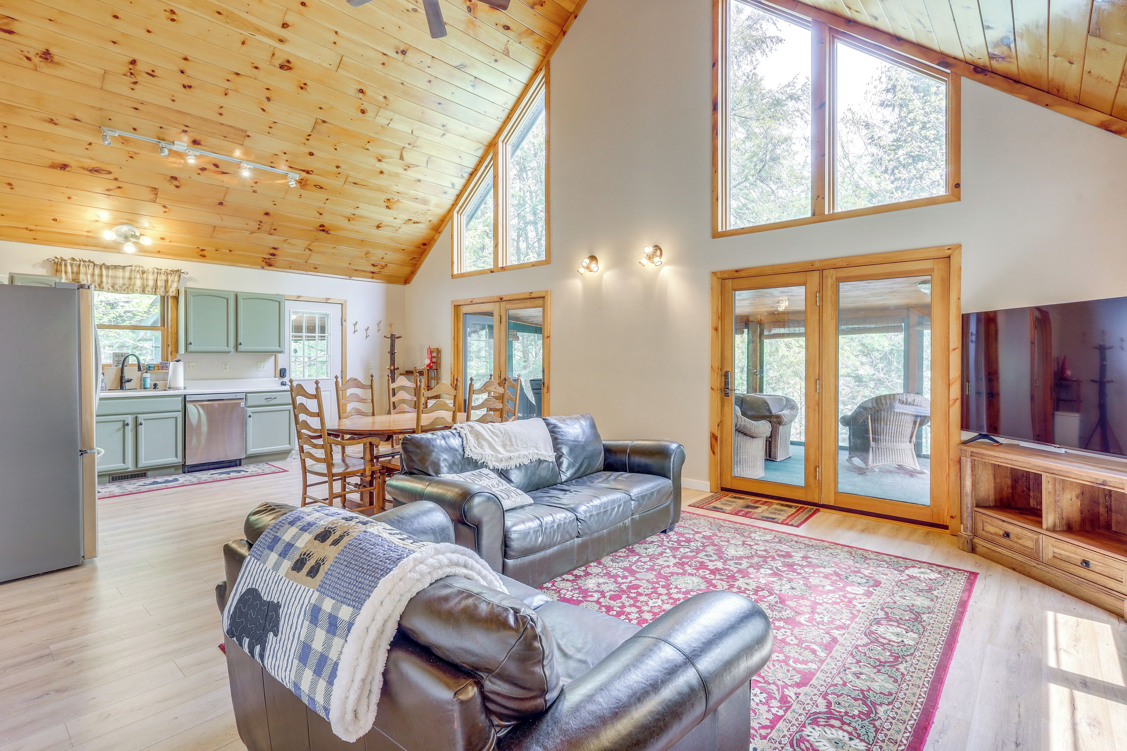 House (2 Bedrooms) | Interior