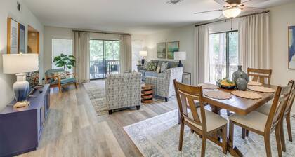 1 Mi to Boating: Pool-view Haven in Lake Hamilton!