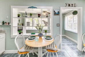 Apartment (1 Bedroom) | Interior - 1 Mi to Upham Beach Park: Cozy St Pete Beach Apt! (St. Pete Beach)