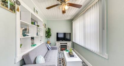 1 Mi to Upham Beach Park: Cozy St Pete Beach Apt!