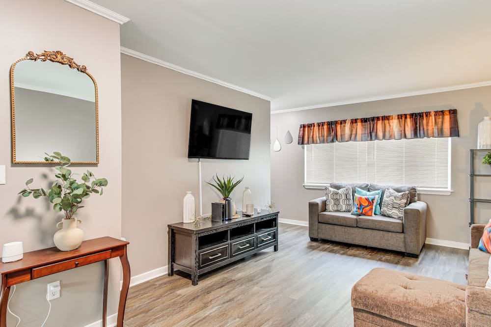2 Mi to SC State & Claflin: Townhome w/ Patio! - Neeses, SC