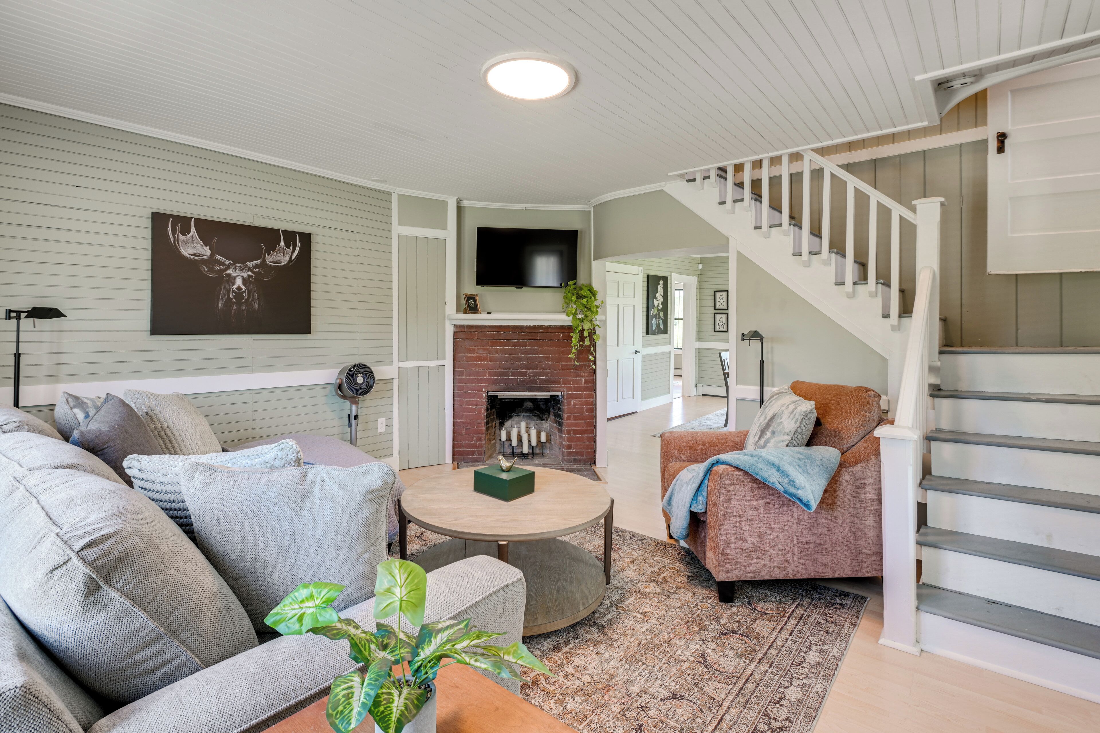 House (5 Bedrooms) | Interior