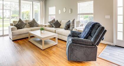 < 1 Mi to Legends Golf Resort: Condo w/ Pool!