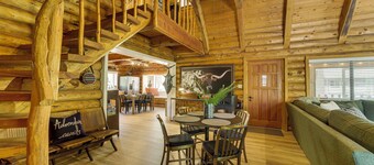 Covered Deck, Private Acreage: Log Cabin in Pine