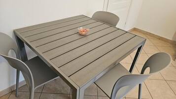 Appartamento, 2 camere da letto, balcone | Area soggiorno