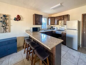 House | Internet - Casita With Excellent in Town Location (Puerto Peñasco)