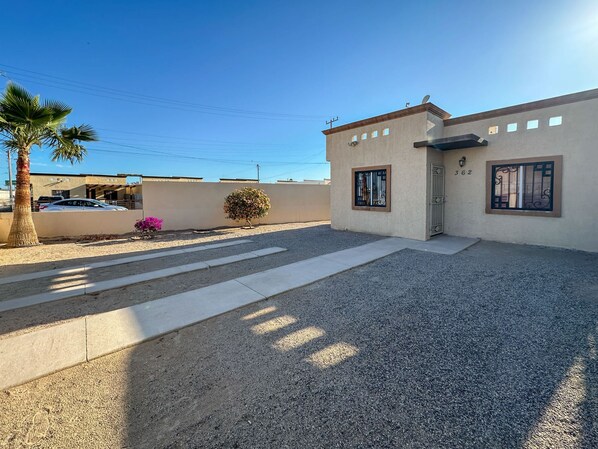 House | Internet - Casita With Excellent in Town Location (Puerto Peñasco)
