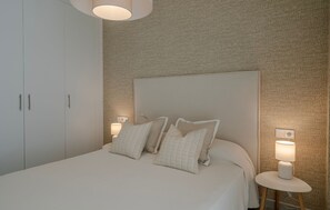 2 bedrooms, iron/ironing board, travel crib, free WiFi