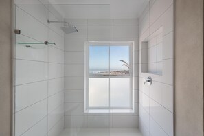 House | Desk, Internet - Incredible 6bed w Pool in Camps Bay Villa Galazzio (Cape Town)