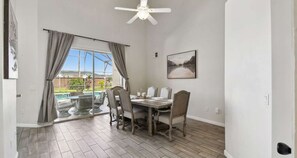 House | 6 bedrooms, Internet - Large 6BR Family Home w Pool Hot Tub Games Room (Kissimmee)