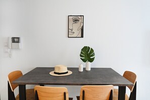 Deluxe Apartment | Living area - Icon Apartments (Thessaloniki)
