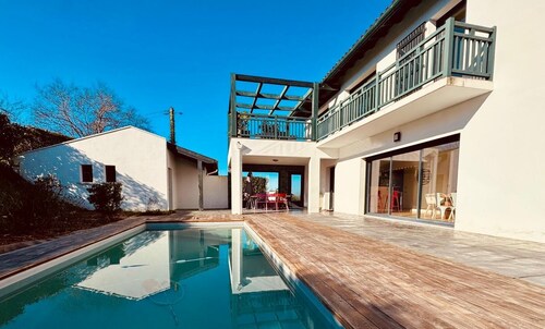 magnifique villa familiale d'architecte 4 chambres avec piscine , au calme