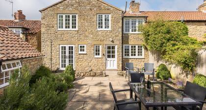 Robins Cottage - Quaint North Yorkshire cottage.