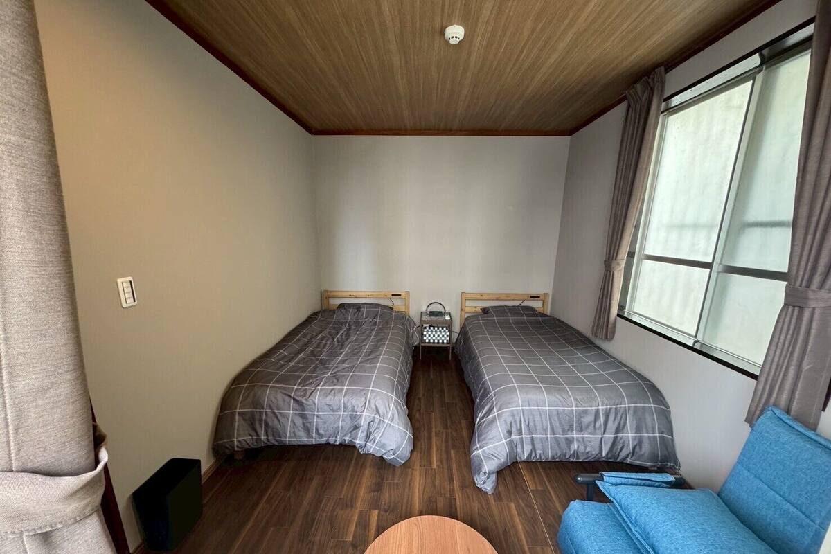Cortinas opacas y wifi gratis