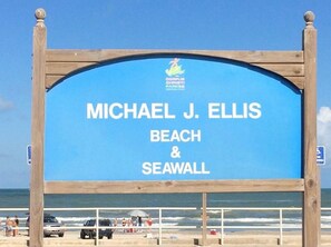 Beach nearby, sun loungers