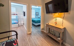 4 chambres, fer et planche à repasser, Wi-Fi, literie fournie