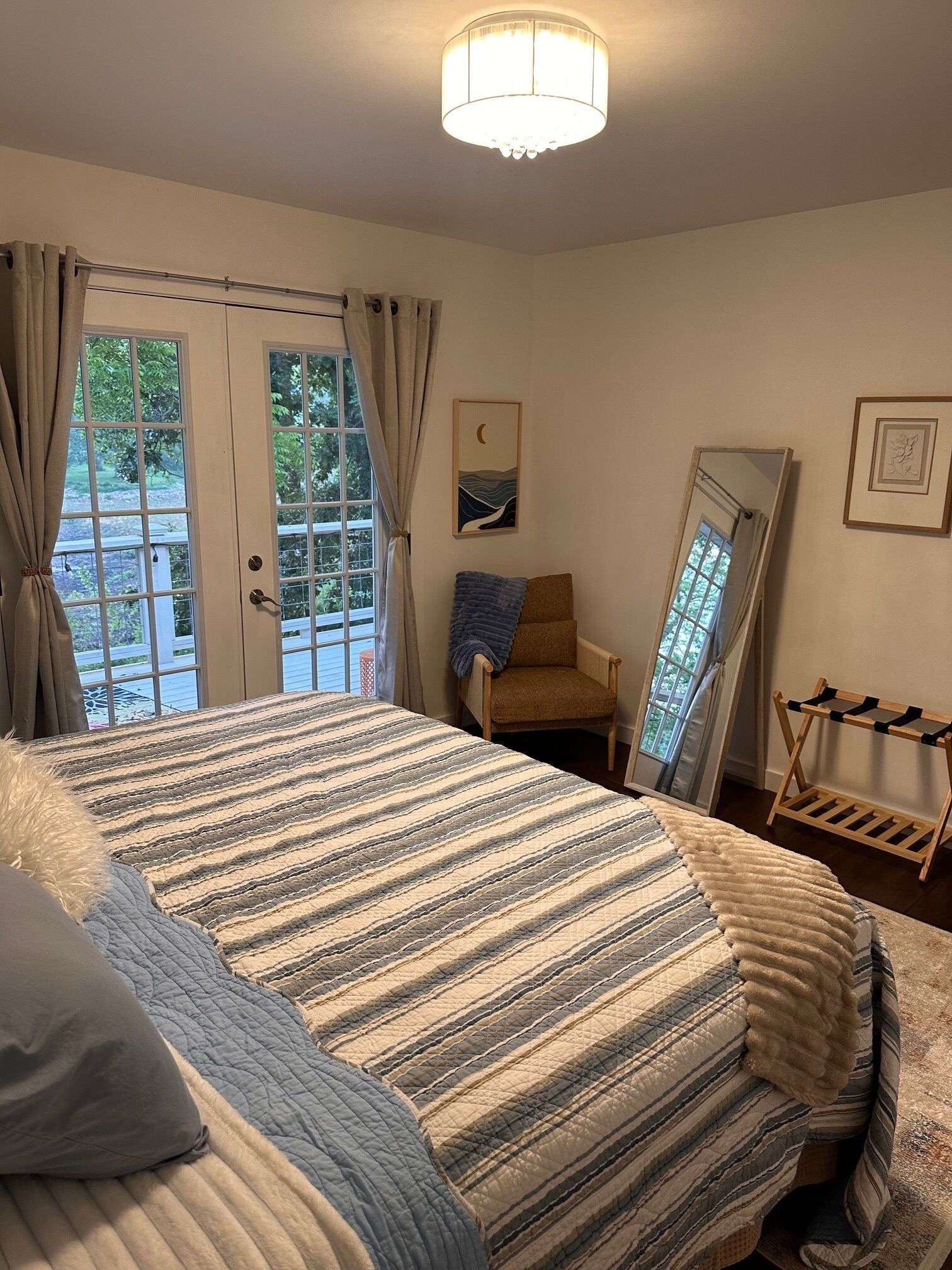 4 bedrooms, desk, iron/ironing board, free WiFi