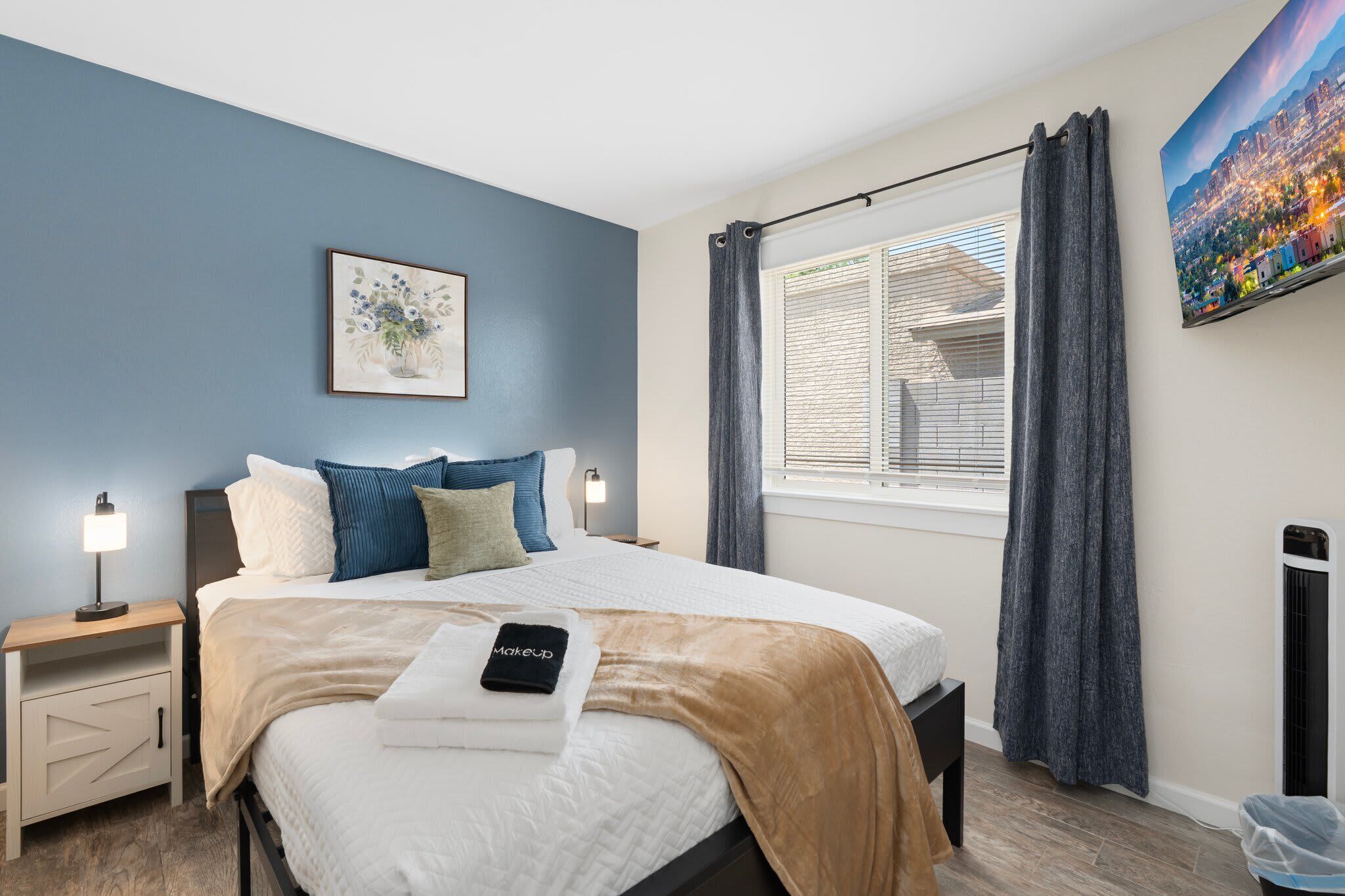 3 bedrooms, iron/ironing board, WiFi, bed sheets