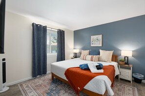 3 bedrooms, iron/ironing board, WiFi, bed sheets