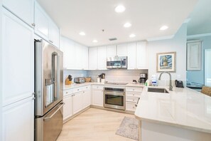 Microwave, dishwasher, coffee/tea maker, toaster